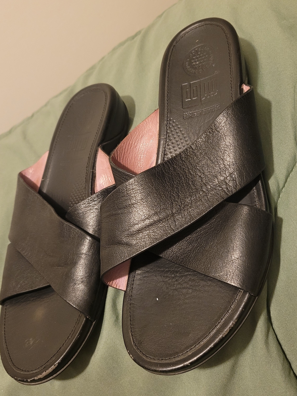 Women’s Black Crossband Slide Sandals - FitFlop